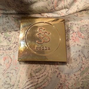 STILA EYES ARE THE WINDOW TO THE SOUL EYE SHADOW